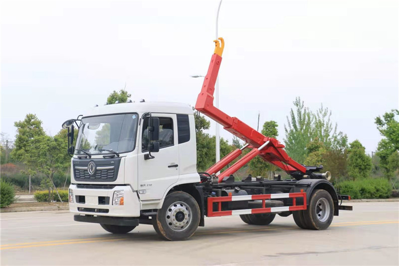 東風(fēng)天錦勾臂式垃圾車
