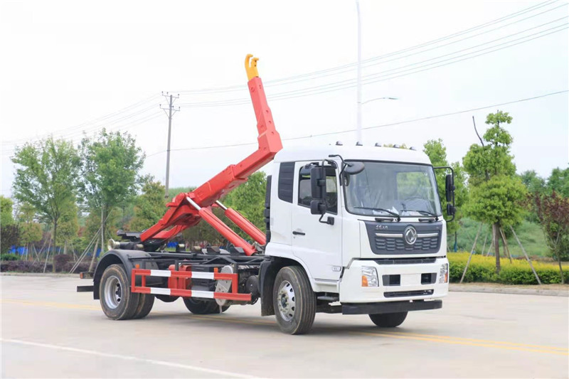 東風天錦勾臂式垃圾車