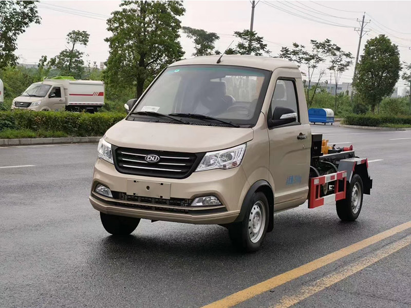 國六南駿小型勾臂垃圾車