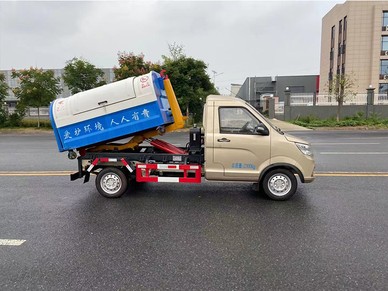 國六南駿小型勾臂垃圾車